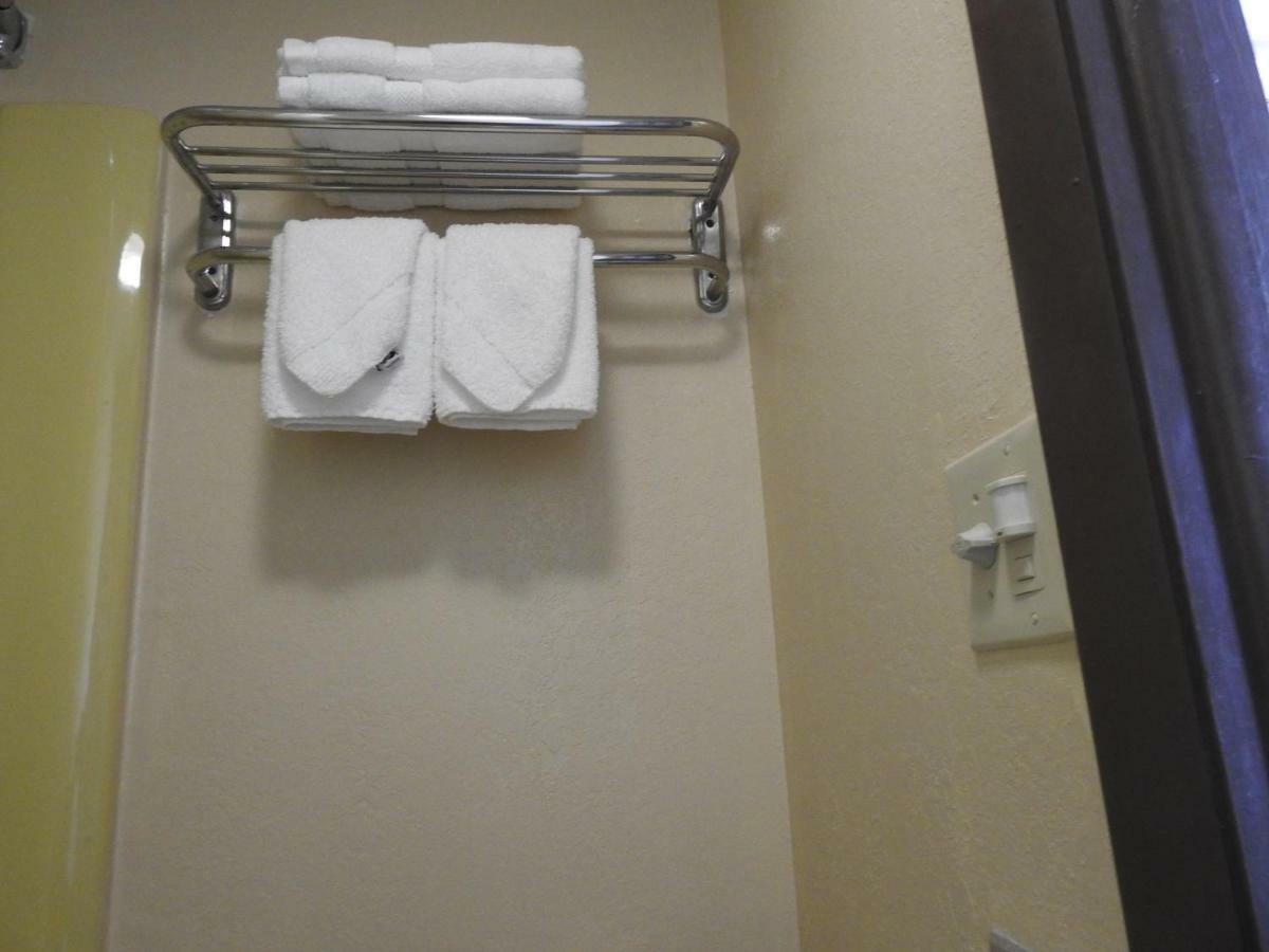 רום Relax Inn מראה חיצוני תמונה